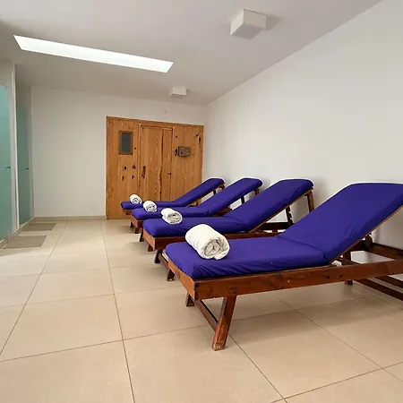 Hostal Del Sol Spa-3
